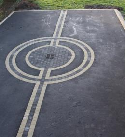 rosace en pavé et macadam noir rosace en pavé et macadam noir